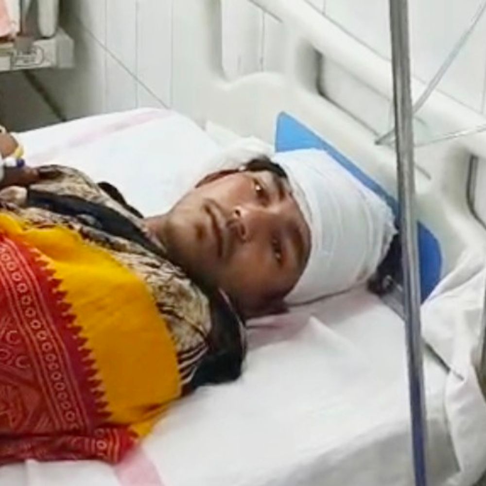 शेखपुरा में मां-बेटे पर लाठी-डंडों से हमला:गोबर गैस प्लांट विवाद में घायल, महिला की हालत गंभीर