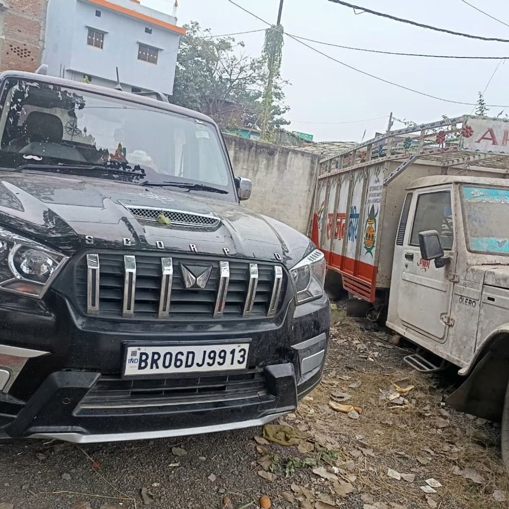 दरभंगा NH-27 पर ट्रक चालक से 30 हजार लूट:चार पहिया सवार बदमाशों ने मारपीट कर लूटा, वाहन जब्त; एक हिरासत में