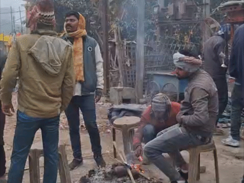 मुजफ्फरपुर में कोल्ड-डे को लेकर अलर्ट:आठवीं क्लास तक के स्कूल बंद, न्यूनतम तापमान 9 डिग्री तक पहुंचा