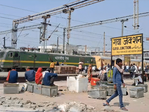 गयाजी जीआरपी का थानेदार ही निकला गोल्ड लूट का मास्टरमाइंड:खुद दर्ज कराई थी FIR, चलती ट्रेन में हुई थी 1.44 करोड़ से सोना की लूट