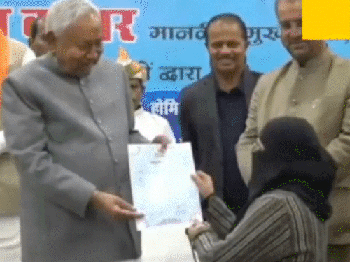 हिजाब विवाद-नुसरत ने नौकरी जॉइन नहीं की, आगे क्या:डॉक्टर को चिट्ठी भेजेगी सरकार-15 दिन में जॉइन करें; क्या झारखंड में मिल सकती है 3 लाख सैलरी