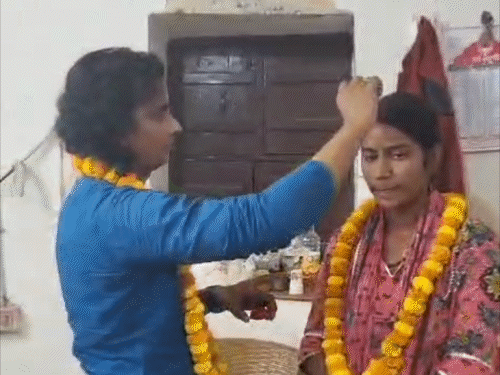 ‘मां-बेटी की जोड़ी सिर्फ कथावाचक से रुपए ऐंठना चाहती हैं’:महिला विकास मंच की चीफ का दावा; दरभंगा के महंत पर नाबालिग से रेप, अबॉर्शन का है आरोप