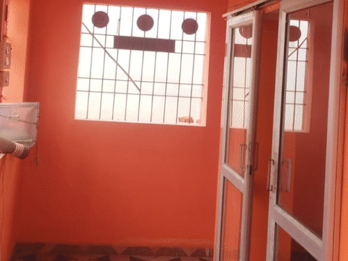 कोडरमा में मंदिर से चोरी:पीतल की घंटी और दानपेटी की नकदी ले उड़े चोर, पुलिस जांच में जुटी