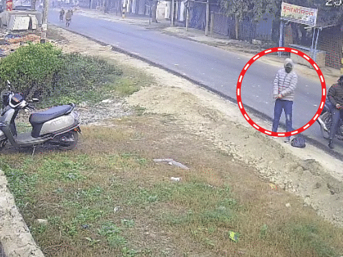 मुजफ्फरपुर के मुशहरी गोलीकांड के दो आरोपियों को किया गिरफ्तार:लोडेड पिस्टल, बाइक बरामद; जमीन विवाद में घर पर 10 राउंड फायरिंग की थी