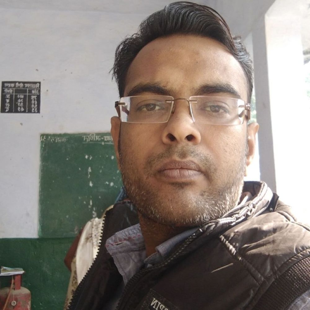 हाथरस में BLO के घर मातम:सपा ने भाजपा और चुनाव आयोग को बताया जिम्मेदार, चक्कर खाकर सिर के बल गिरे थे