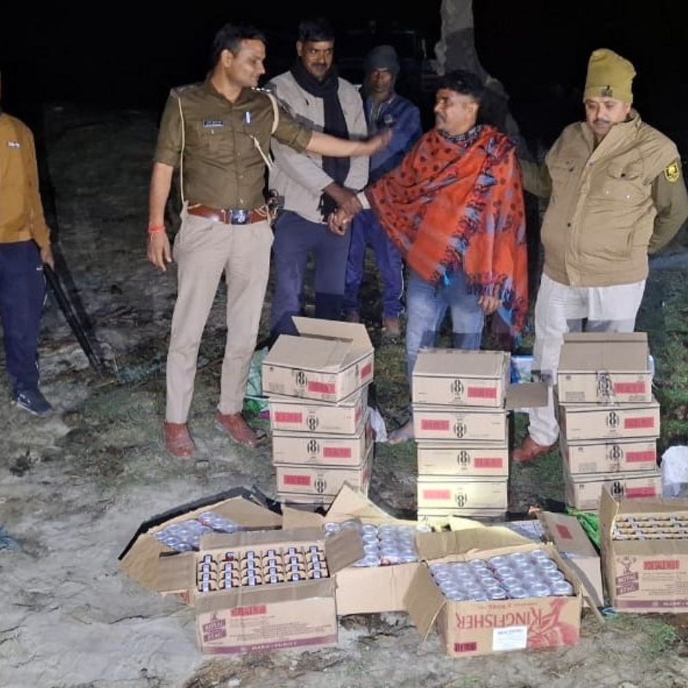 बगहा पुलिस ने 13 लोगों को किया गिरफ्तार:253 लीटर शराब जब्त, 499 वाहनों से 1.33 लाख जुर्माना वसूला