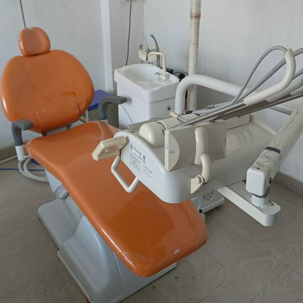 रजौन स्वास्थ्य केंद्र में लाखों की डेंटल मशीन बेकार:बांका में मरीजों को निजी क्लिनिक जाना पड़ रहा, डेंटल रूम पर ताला