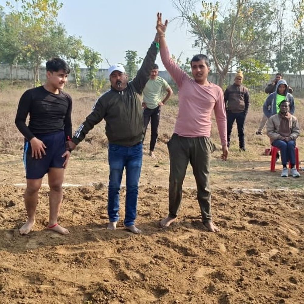 औरैया में विधायक खेल स्पर्धा का समापन:कुश्ती में युवराज, भारोत्तोलन में ऋतिक चौहान बने विजेता