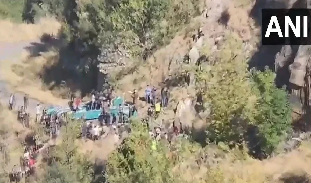 Maharashtra: नासिक में कार 600 फुट गहरी खाई में गिरी, छह लोगों की मौत