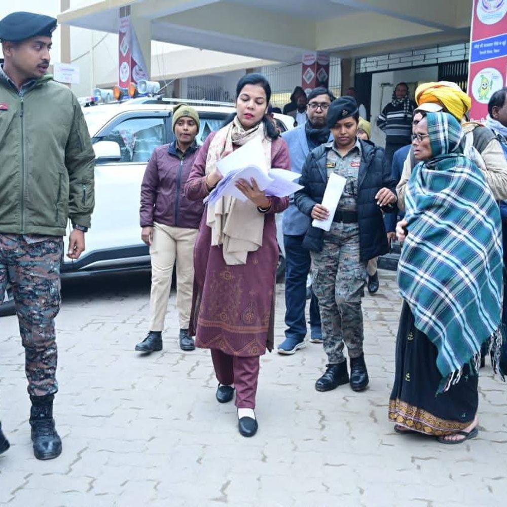 वैशाली में सुशासन और विकास का नया अध्याय:: 2025 में जिलाधिकारी वर्षा सिंह के नेतृत्व में बदली प्रशासन की तस्वीर