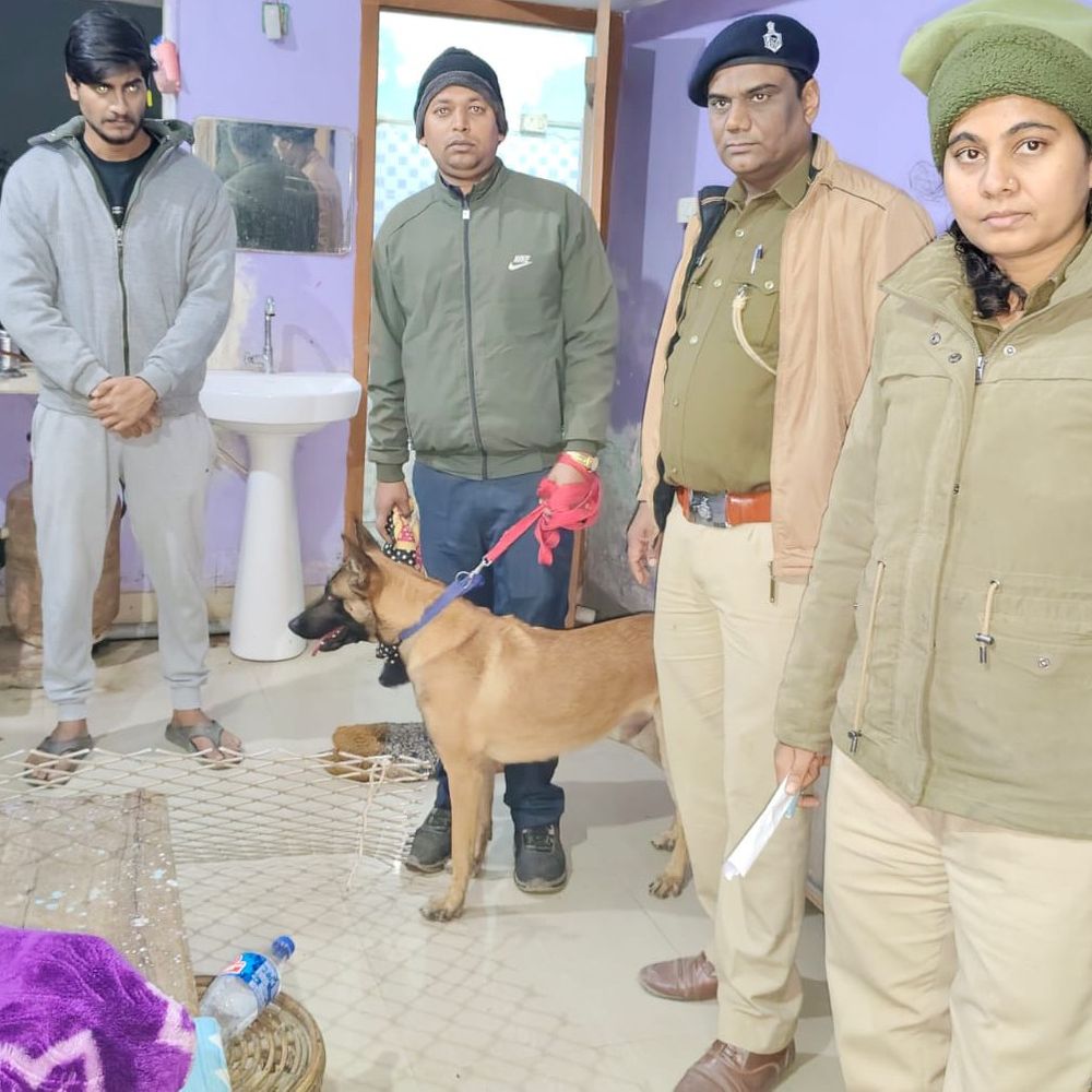 सहरसा में सरकारी शिक्षक के सूने घर में चोरी:पड़ोसियों ने एक युवती को घर से निकलते देखा, स्लाइडर हटाकर की गई वारदात