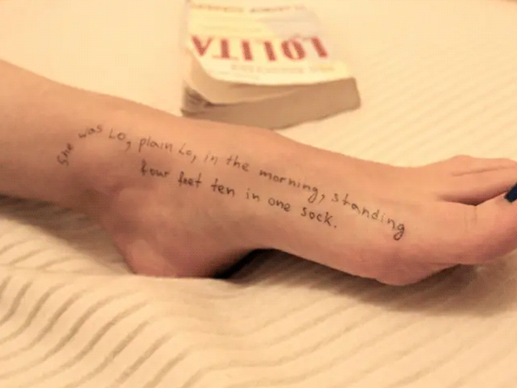 एपस्टीन सैक्स स्कैंडल की 68 नई तस्वीरें सामने आईं:अरबपति बिल गेट्स महिला के साथ दिखें; डेमोक्रेट्स सांसदों ने जारी कीं; कल पूरी फाइल रिलीज होगी