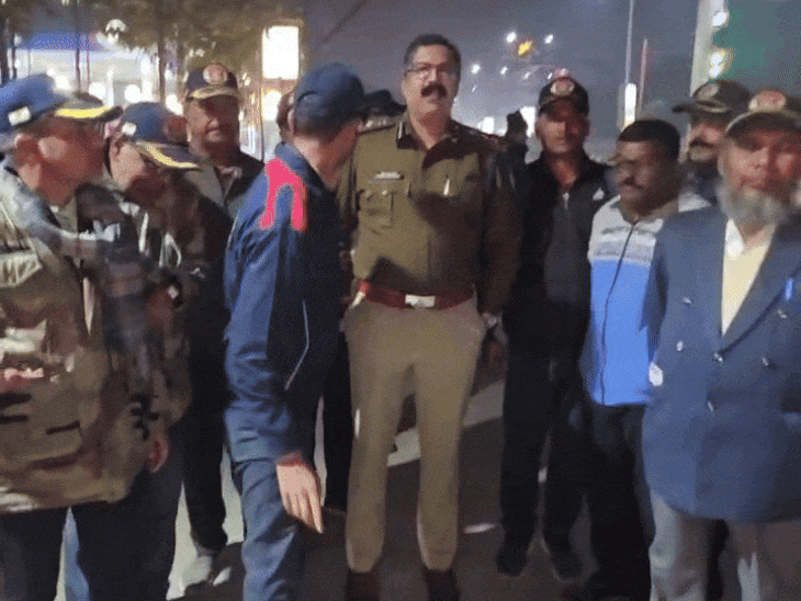 एसपी बोले-जिले के हर थाने में दो चेकिंग पॉइंट:रीवा के 5 चौराहों पर कड़ी चेकिंग, नए साल में होटल संचालकों पर कसेगा पुलिस का शिकंजा