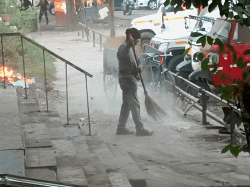 नगर निगम का कूड़ा जलाने पर अपने मुलाजिम पर एक्शन:नौकरी से सस्पेंड – 6700 का काटा चालान, वीडियो हुआ था वायरल