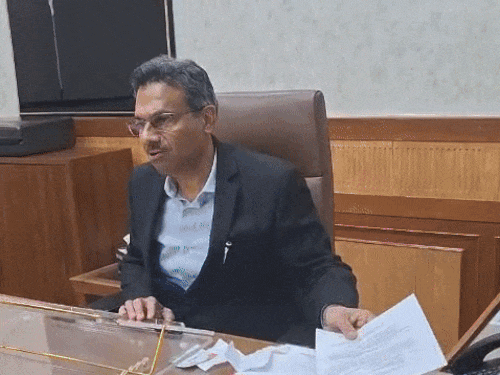 हरियाणा सरकार ने अफसरों से मांगी प्रॉपर्टी डिटेल:CS ने ऑर्डर जारी किए; 31 तक देना होगा ब्योरा, नहीं देने पर अनुशासनात्मक कार्रवाई होगी, प्रमोशन रुकेगा