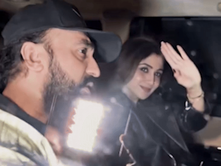 सलमान खान का ग्रैंड बर्थडे बैश:साउथ स्टार रामचरण समेत शिल्पा-राज भी पहुंचे, सलमान ने तेज रफ्तार में चलाई ई-साइकिल, पीछे दौड़ पड़े पैपराजी