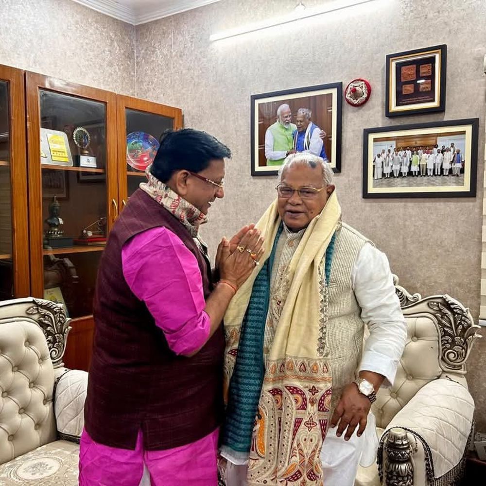 बिहपुर विधायक ने MSME मंत्री से की मुलाकात:क्षेत्र में हथकरघा, पावरलूम, रेशम, खादी और कृषि-आधारित उद्योगों के विकास पर चर्चा की