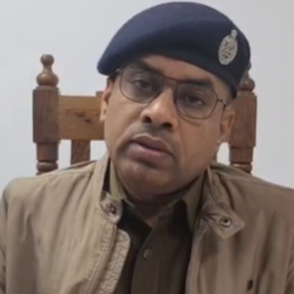 पटना जंक्शन से ऑटो में घर के लिए निकली लड़की:ऑटो वाले ने अकेली युवती को रास्ते में भटकाया, चेन देकर बचाई जान