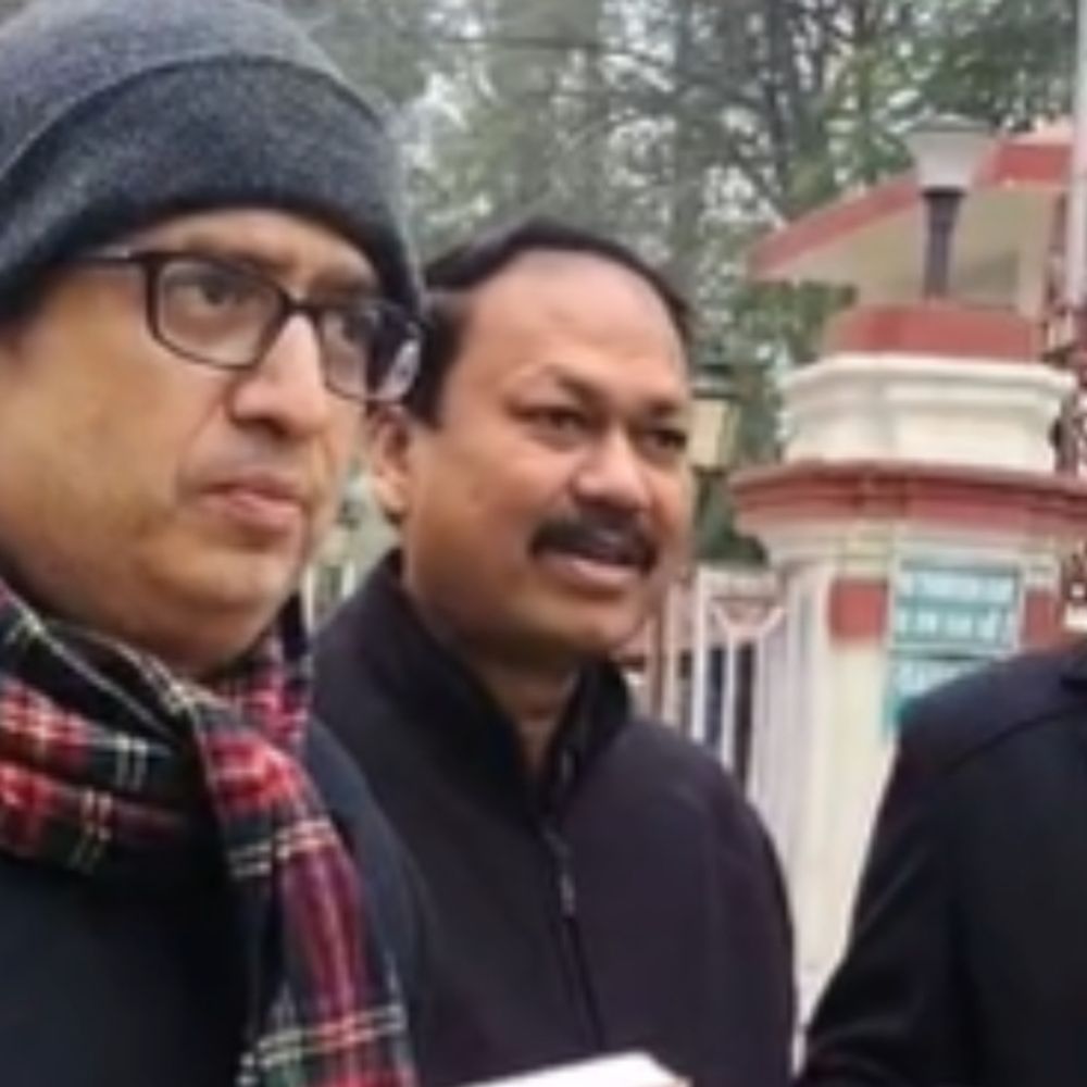 पटना हाईकोर्ट में चुनाव आयोग के खिलाफ शिकायत:कांग्रेस नेता ने याचिका की दायर, कहा- बिहार में लोकतंत्र का रेप हुआ है