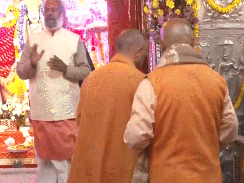 योगी आदित्यनाथ पौड़ी गढ़वाल में बड़ी बहन से मिले:कोटद्वार में सिद्धबली बाबा के किए दर्शन, देवताओं की जागर देखी