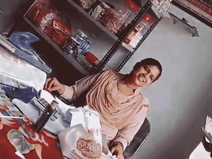 छतरपुर जिला जेल में कैदियों से वसूली का VIDEO:आरोप- कैंटीन संचालक जेलर का एजेंट बनकर काम कर रही; हर काम का रेट तय