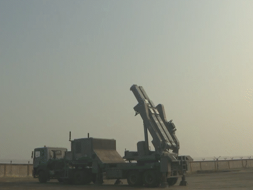 भारत ने आकाश-NG मिसाइल सिस्टम का सफल टेस्ट किया:अलग-अलग दूरी और ऊंचाई पर मौजूद लक्ष्यों को निशाना बनाया; यह पूरी तरह स्वदेशी