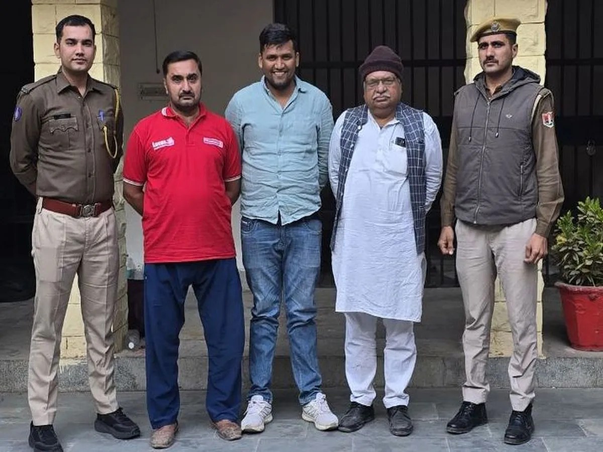 हाउसिंग बोर्ड की जमीन पर कब्जे का प्रयास, तीन गिरफ्तार