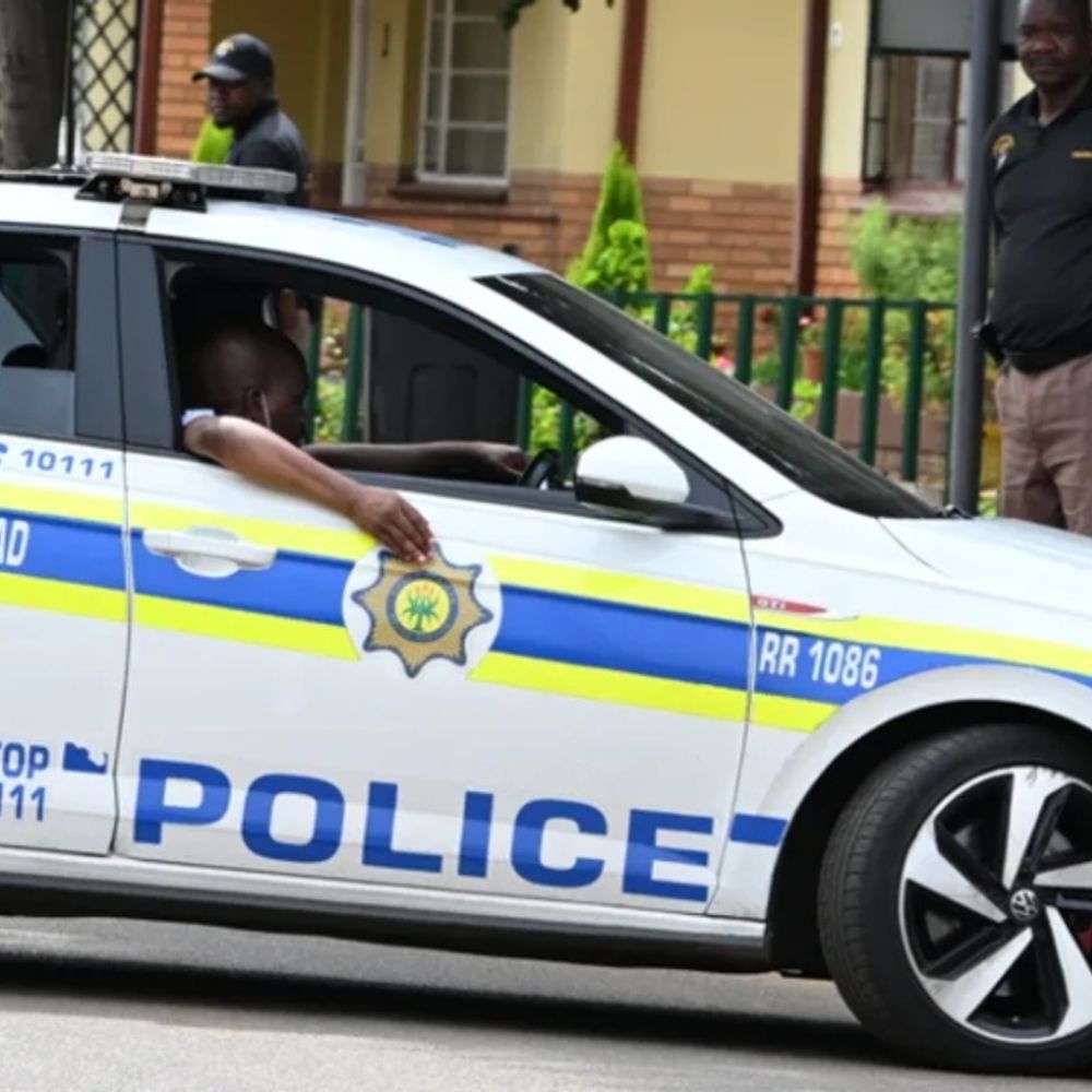 साउथ अफ्रीका के हॉस्टल में गोलीबारी, 11 की मौत:25 लोगों को गोली लगी; पुलिस बोली- अवैध शराबखाने को लेकर विवाद था