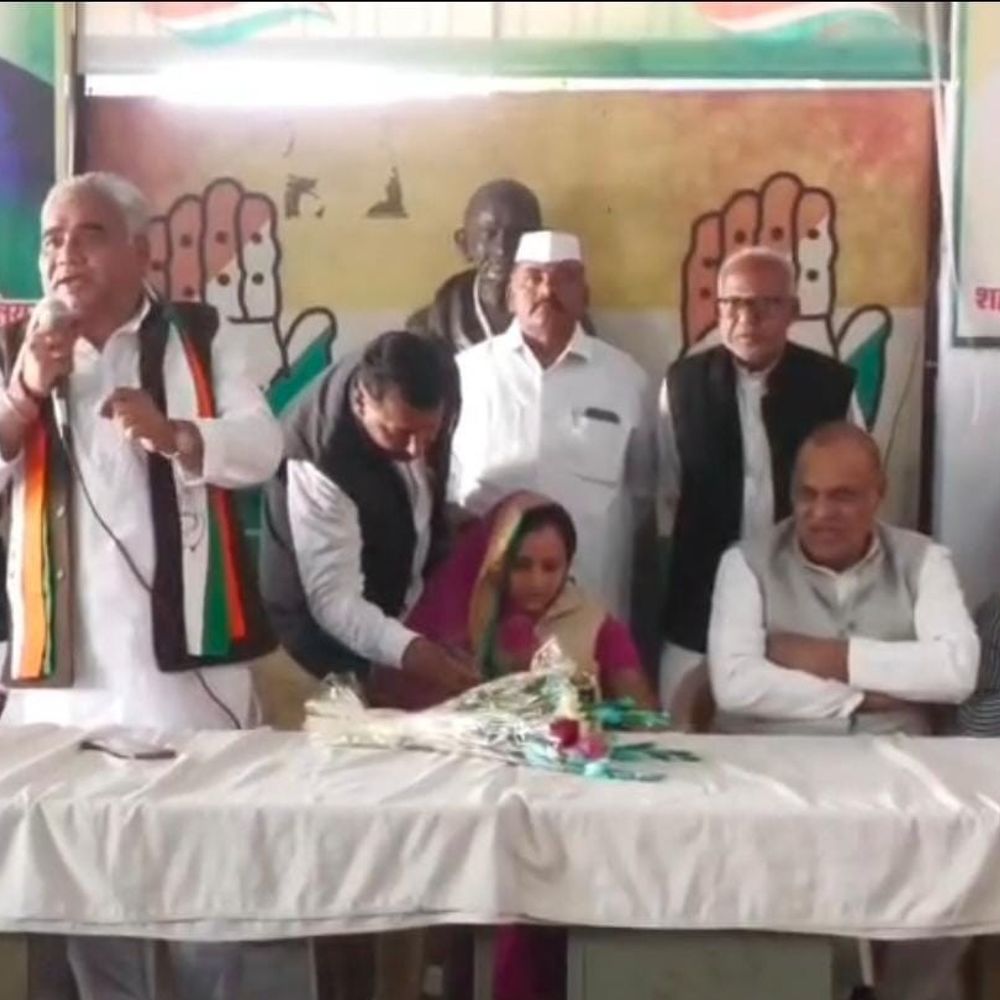 भरतपुर सांसद संजना जाटव ग्वालियर पहुंचीं:कार्यकर्ताओं से SIR और संगठन मजबूती पर की चर्चा, पार्टी को मजबूत करने के तरीके बताए