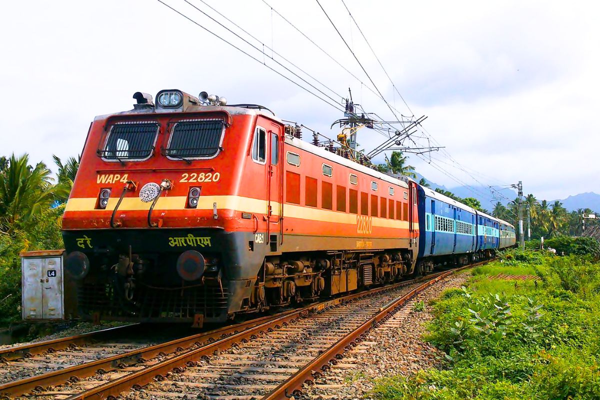 Railway Fare Hike: पटना से दिल्ली-मुंबई का सफर हुआ महंगा, जानिए ट्रेन टिकट पर अब कितना होगा खर्च