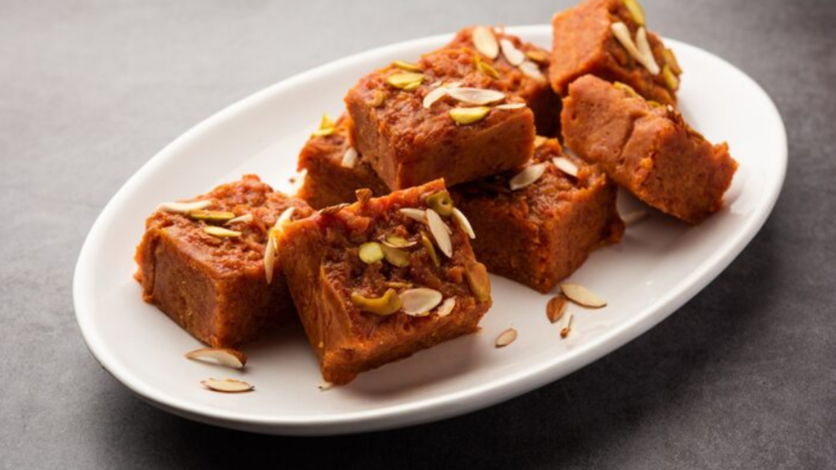 बिना चीनी और गुड़ के बनाएं खजूर बर्फी, सर्दियों में शरीर को मिलेगी भरपूर ताकत, फटाफट नोट कर लें रेसिपी