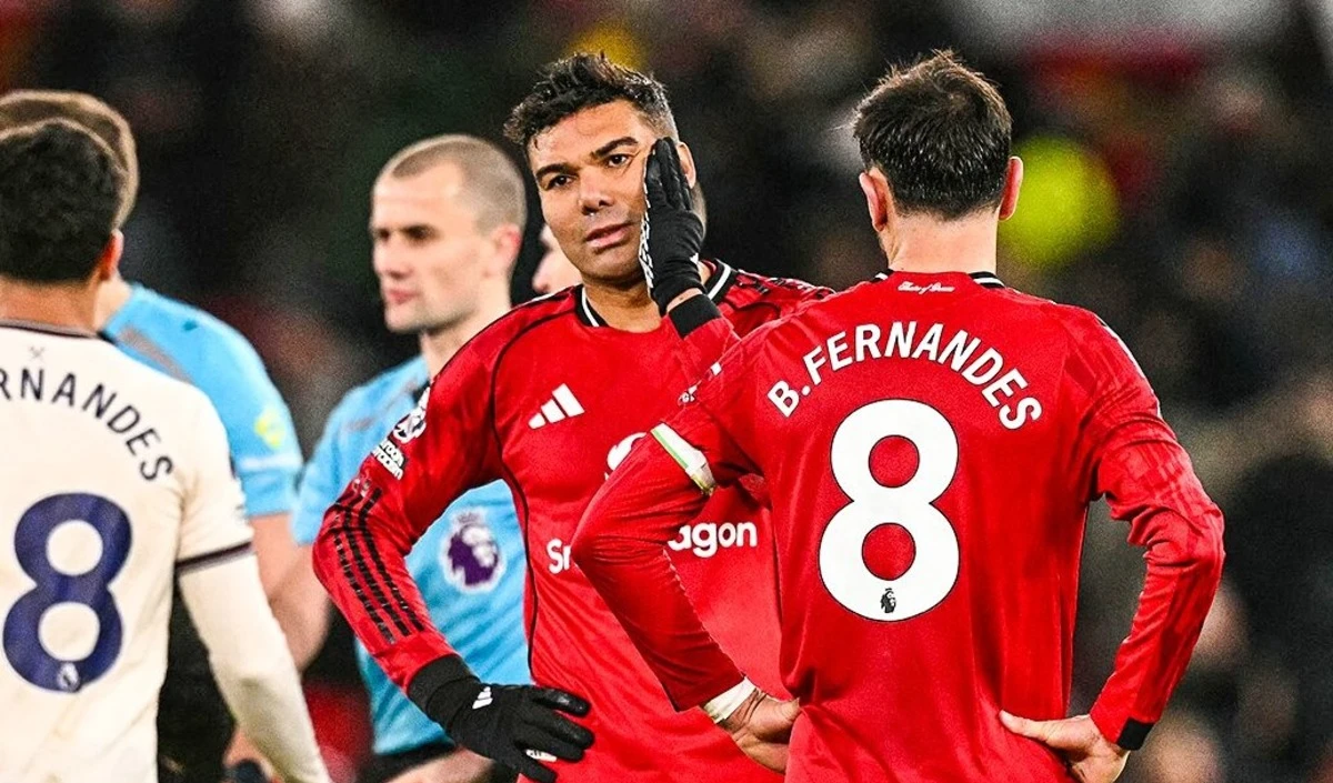 Manchester United का वेस्ट हैम के खिलाफ शर्मनाक प्रदर्शन: कोच ने खोया आपा, प्रशंसक हैरान