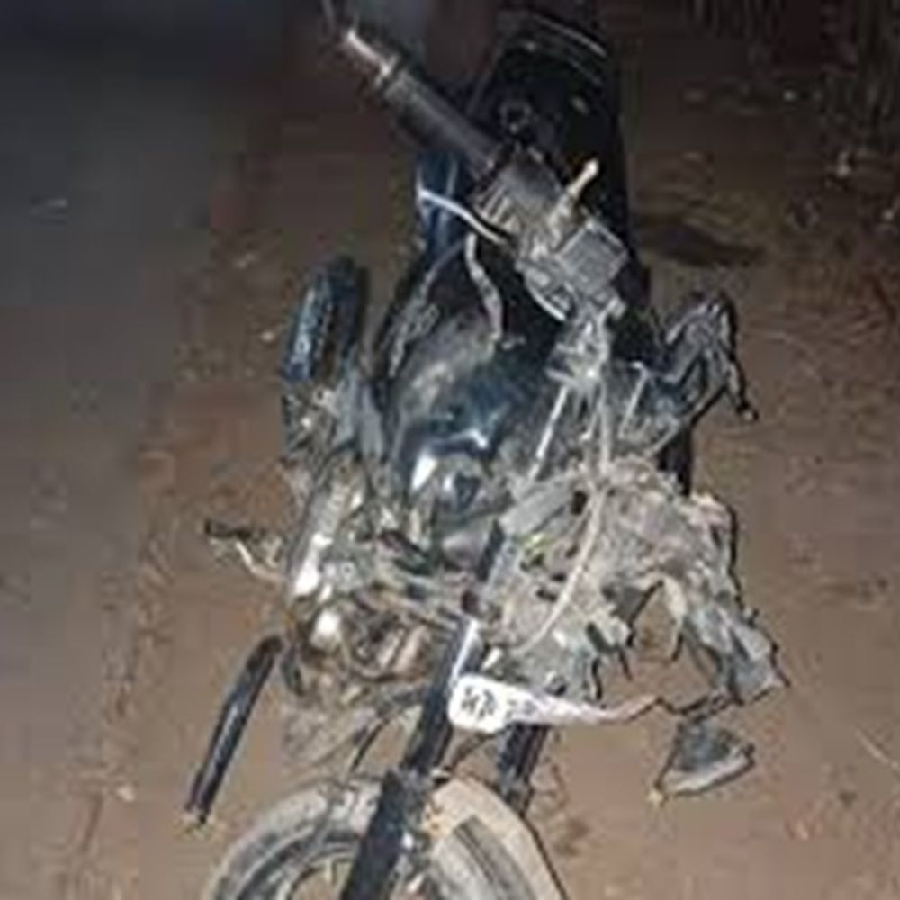 करनाल में तेज रफ्तार कार ने बाइक को मारी टक्कर:​​​​​​​हादसे में बाइक सवार की मौत, राहगीरों ने किया नंबर नोट