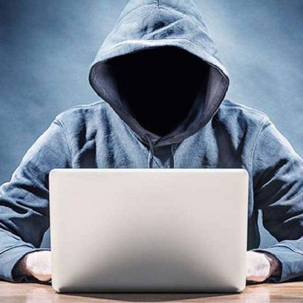 नोएडा में निवेश के नाम पर 12.50 लाख ठगे:वॉट्सऐप ग्रुप पर जोड़कर ठगों ने पहले दी फर्जी ट्रेनिंग, पांच बार में रकम कराई ट्रांसफर