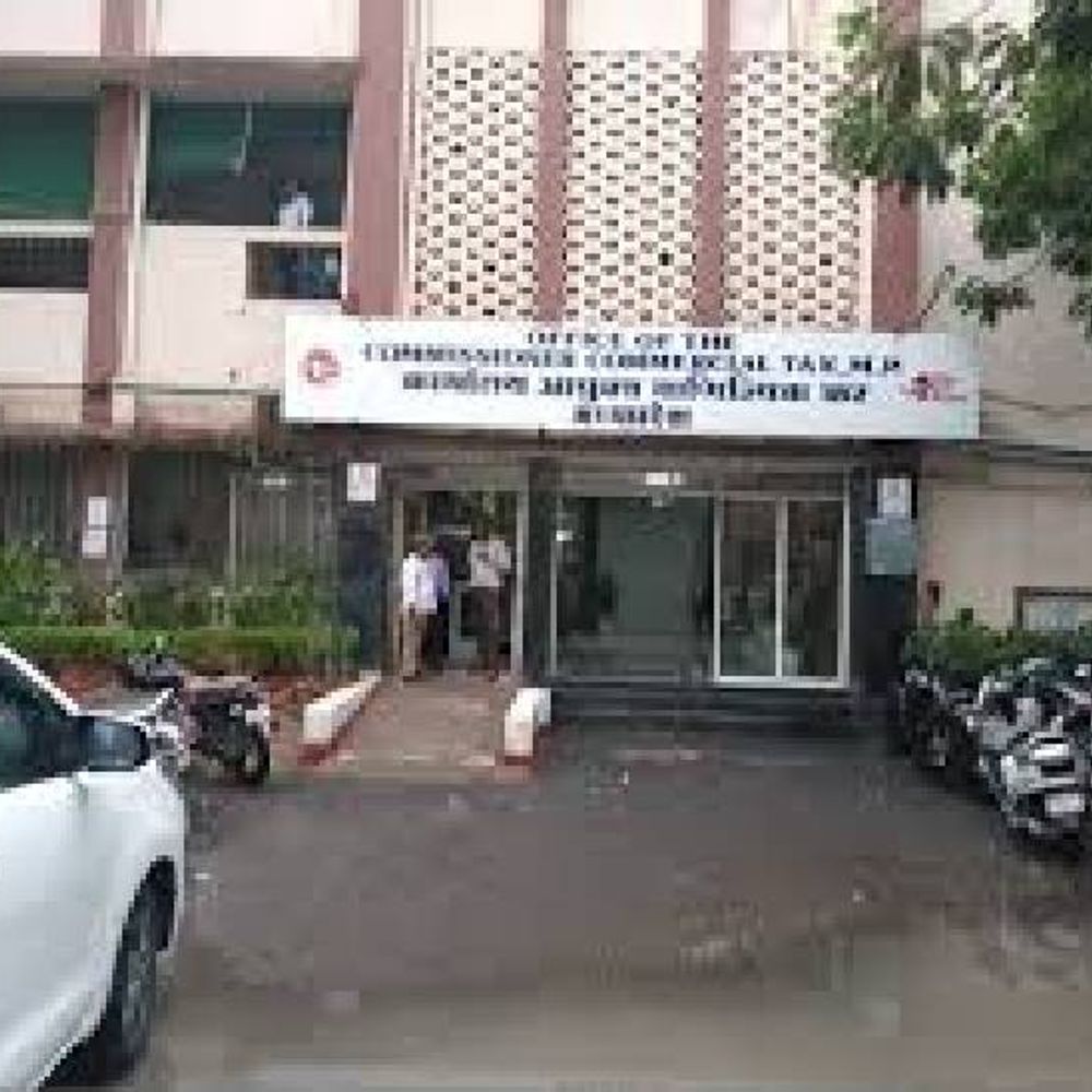 इंदौर में पेस्टिसाइड कारोबारी के ठिकानों पर छापा:स्टेट जीएसटी ने संजना पार्क निवास सहित कंपनियों के ऑफिस में घंटों की छानबीन; बड़ी टैक्स चोरी की आशंका