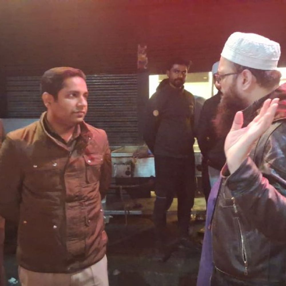 मेरठ में होटल पर खाना खाने आए युवकों पर हमला:खाना खा रहे युवकों पर एक युवक ने किया था भद्दा कमेंट, जमकर बेल्ट चलीं