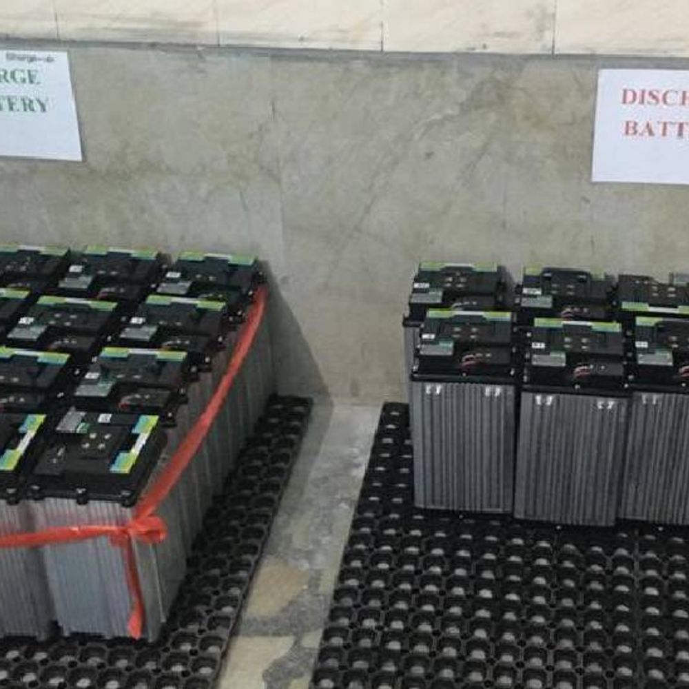 नोएडा में 13 स्थानों पर बनेंगे बैटरी स्वेपिंग स्टेशन:टू व्हीलर और थ्री व्हीलर गाड़ियां यहां ले सकेंगे चार्ज बैटरी, अप्रैल में शुरू होगा संचालन