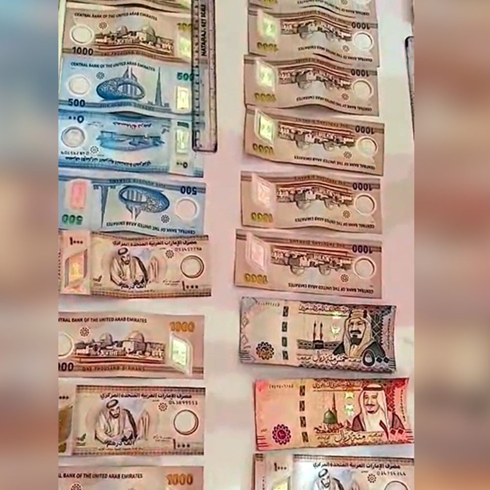 रामगढ़ में बंद घर से चोरी, दो युवक गिरफ्तार:विदेशी मुद्रा और जेवरात चुराने का आरोप, पुलिस ने की बरामदगी