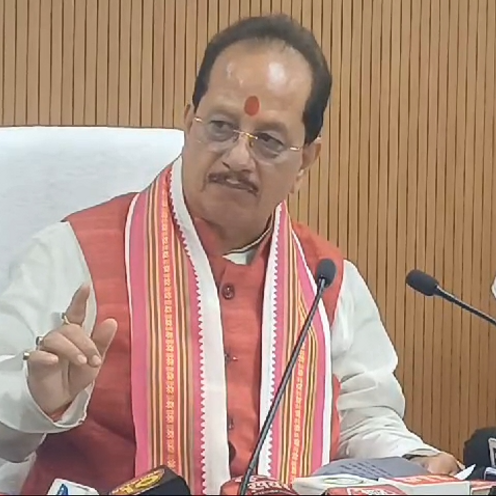 मंत्री की समीक्षा बैठक:सेवाएं देने में फिसड्डी 5 में से 4 सीओ मेडिकल लीव पर