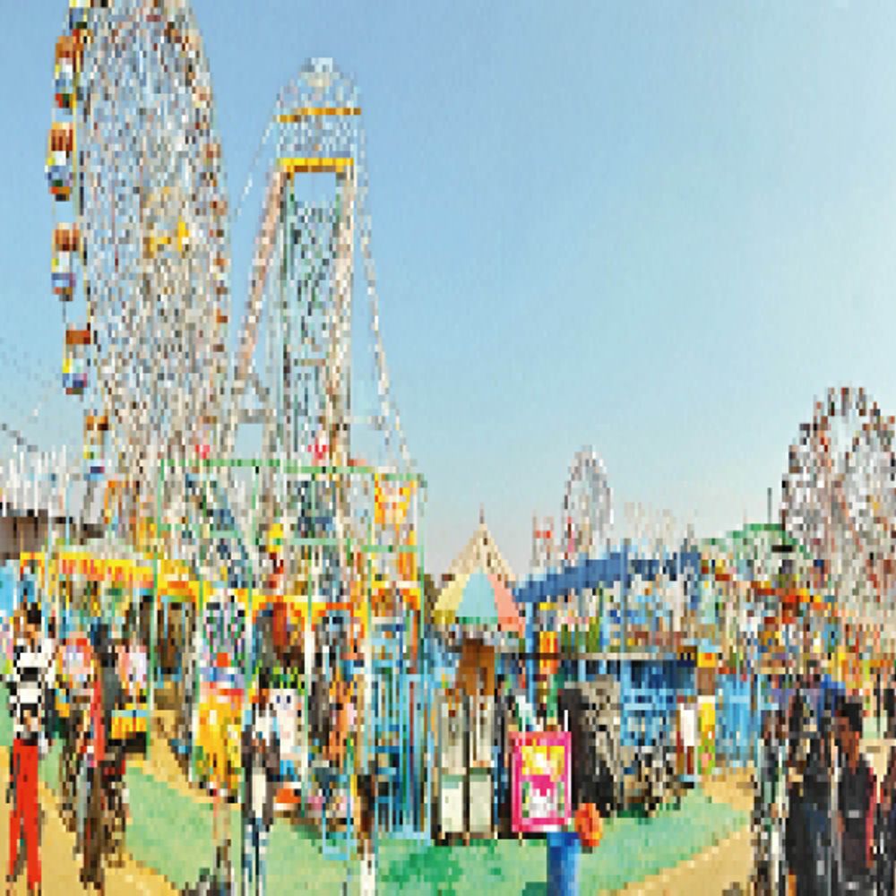 सुरक्षा नियम बने ‘झूला’:मेले में हर झूले के तीनों तरफ होनी चाहिए 15-15 फीट खाली जगह, सचिव-स्टाफ ने सटाकर लगवाए 32 झूले