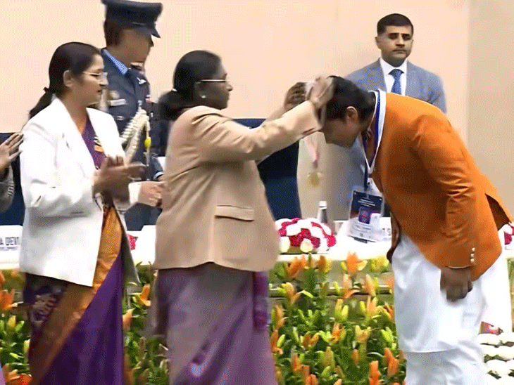 बिहार के वैभव को मिला बाल पुरस्कार,राष्ट्रपति ने किया सम्मानित:PM मोदी से भी मिलेंगे, अंडर-19 वर्ल्ड कप में लगाए सबसे ज्यादा छक्के