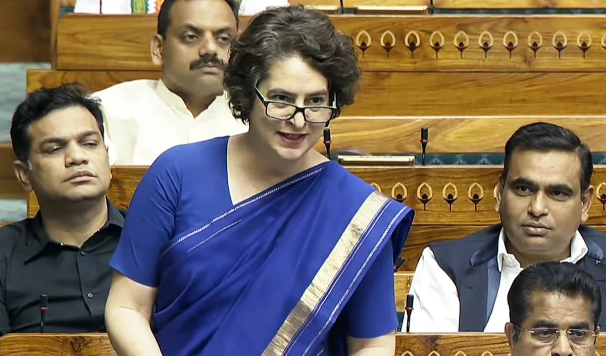 जनता के मुद्दों को उठाना नाटक नहीं: Priyanka Gandhi