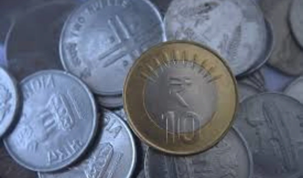 Market Update: रुपया शुरुआती कारोबार में 16 पैसे टूटकर 90.11 प्रति डॉलर पर