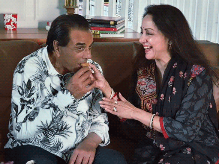 धर्मेंद्र की बर्थ एनिवर्सरी पर इमोशनल हुईं हेमा मालिनी:लिखा- आप मेरा दिल तोड़कर चले गए, जिंदगी के फिर से समेटने की कोशिश कर रही हूं