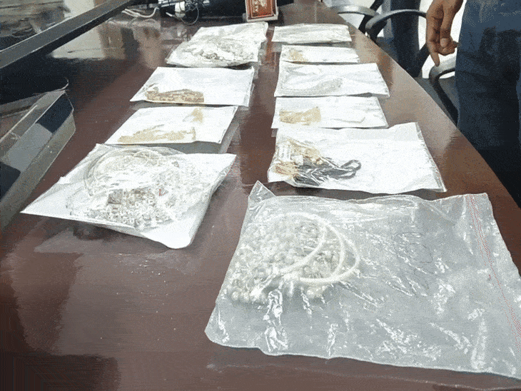 30 से ज्यादा चोरी करने वाला चोर गिरफ्तार:9 लाख का सामान जब्त, महंगे कपड़े- मोबाइल और जुआ का शौकीन था चोर