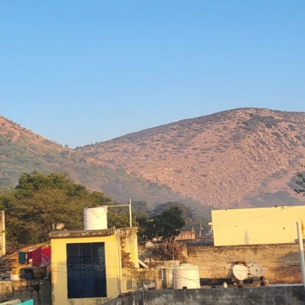 अलवर में सर्दी का असर तेज,हवाए चल सकती है:अधिकतम 26 डिग्री व न्यूनतम तापमान 6 डिग्री जाने की संभावना