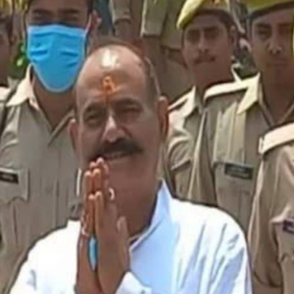 पूर्व विधायक विजय मिश्र की जेल बदलने की याचिका खारिज:याचिका में नैनी सेंट्रल जेल से इटावा जेल भेजने को चुनौती दी थी, फिर वापस ली