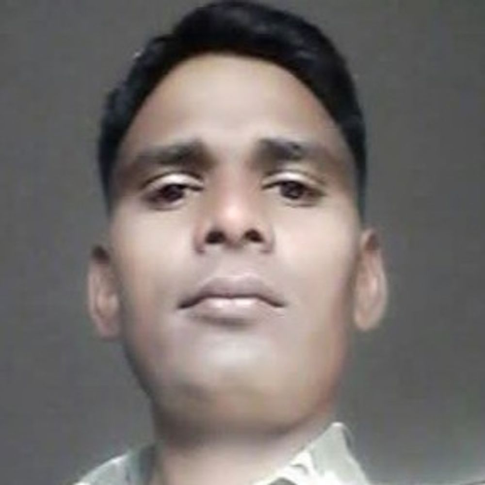 शहीद सुरजीत सिंह का पार्थिव देह आज पहुंचेगा ढूकड़ा:SSB जवान का राजकीय सम्मान से होगा अंतिम संस्कार, ट्रक पलटने से हुए हादसा