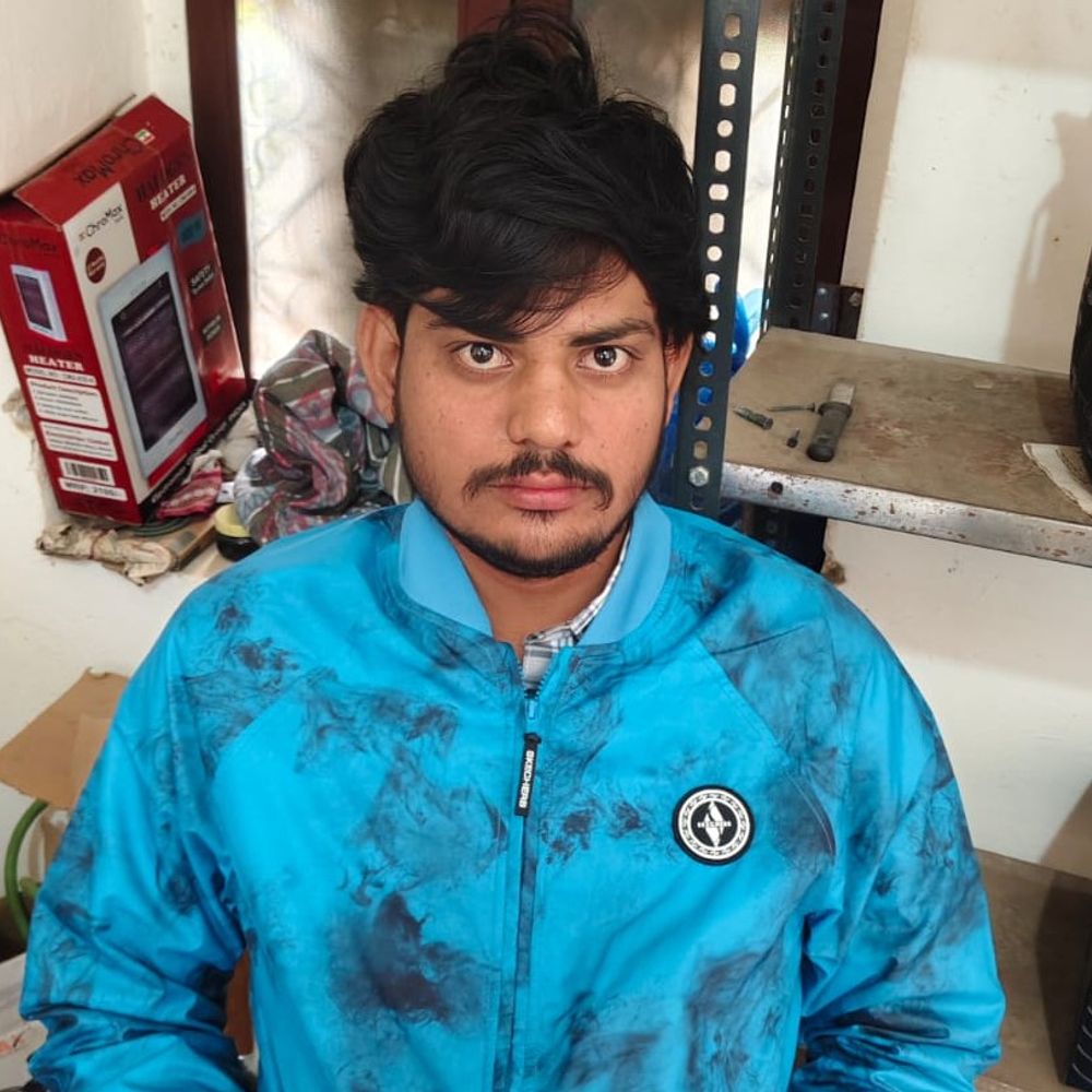 जोबनेर पुलिस का 20 हजार का इनामी आरोपी गिरफ्तार:हरियाणा में फरारी काटने के बाद गोकुलपुरा तिराहे से जयपुर जाने वाला था,सीकर DST और AGTF ने पकड़ा