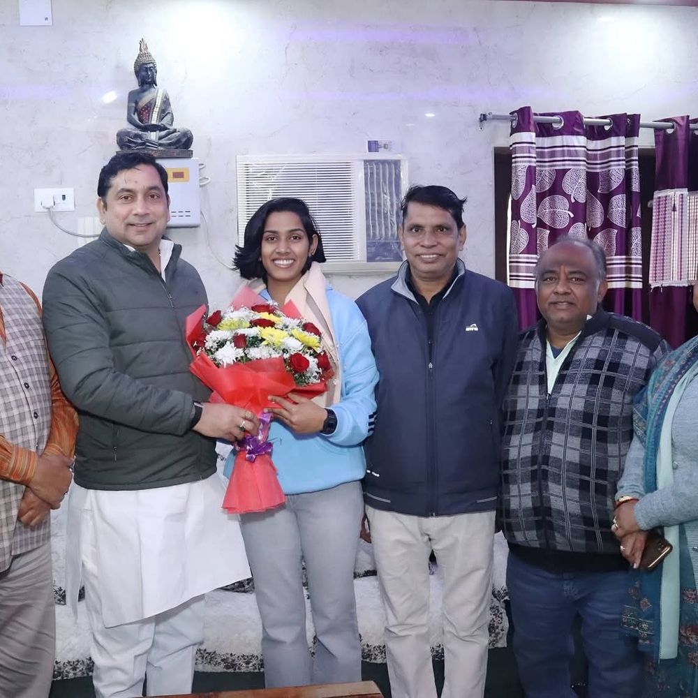 मेरठ की बेटी पर देश को गर्व:दुबई में लहराया मेरठ का परचम, विश्व चैंपियन इशिका शर्मा से मिले मंत्री